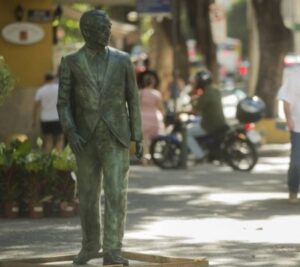 Nelson Rodrigues ganha estátua no Rio de Janeiro