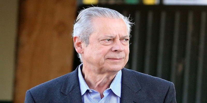 Toffoli cassa decisão de Moro e livra Dirceu de tornozeleira