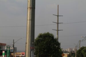 Justiça barra rede de alta tensão