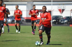 Bruno Santos e Roger são apresentados como reforços no Atlético