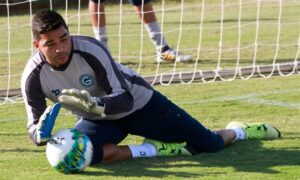 Goleiro Ivan  pode ser titular no clássico