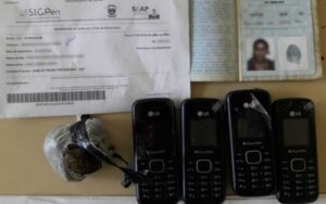 Grávida tenta entrar em presídio com celulares nas partes íntimas