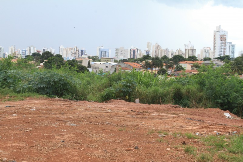 Moradores esperam há quase 25 anos por ponte