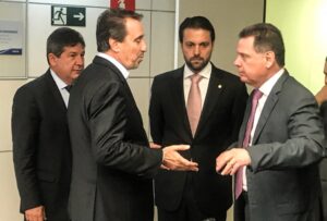 Marconi busca recursos na Caixa