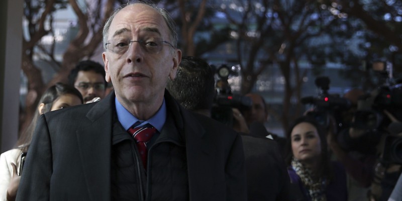 Presidente da Petrobras pede reflexão sobre greve aos petroleiros