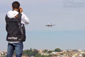 De olhos vidrados no céu