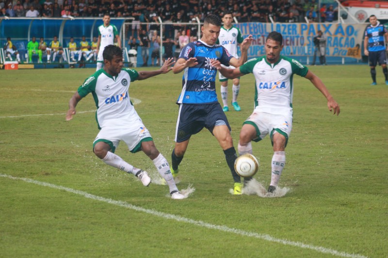 Aparecidense e Goiás não saem do zero na final