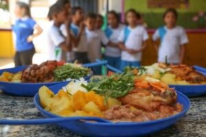 Temer diz que vai pleitear mais recursos para merenda escolar