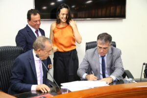 Prefeitura doa área para construção do TCM