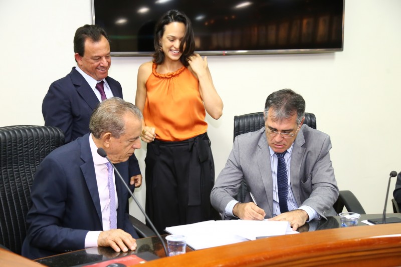 Prefeitura doa área para construção do TCM