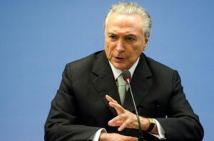 Temer usa Twitter para esclarecer declaração sobre massacre em presídio