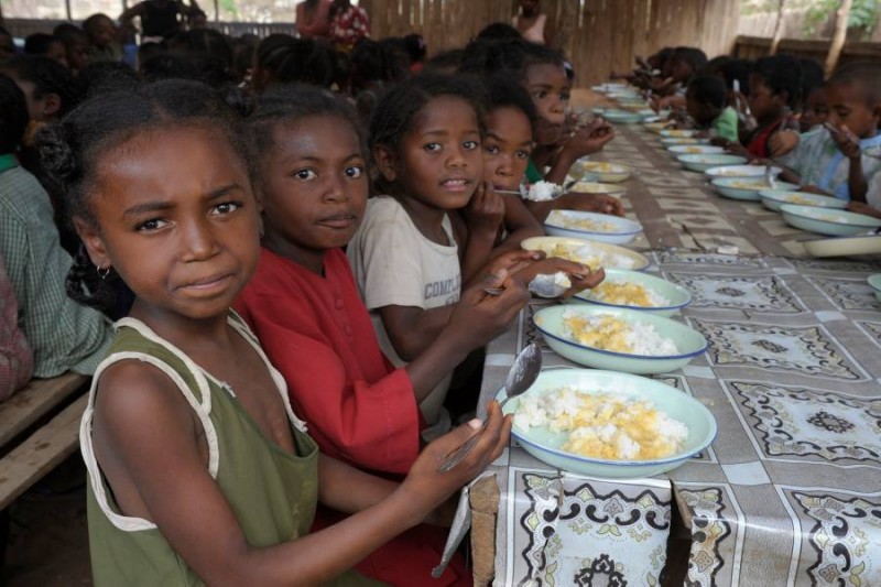 Merenda escolar alimenta 386 milhões de crianças no mundo