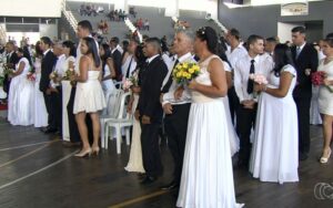 Celebração comunitária sela união de 145 casais em Goiás