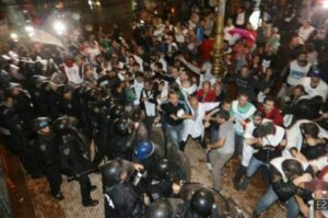 Protesto de professores em Buenos Aires termina com detidos