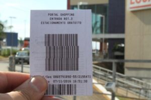 Projeto proíbe cobrança de multa por perda de ticket de estacionamento