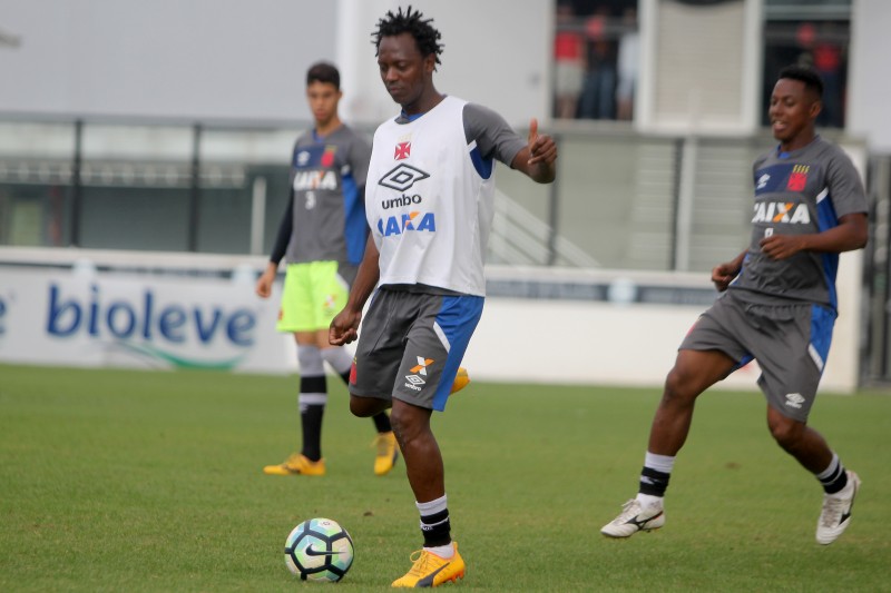 Andrezinho fecha com  Goiás