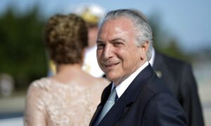 Michel Temer toma posse às 16h no Senado