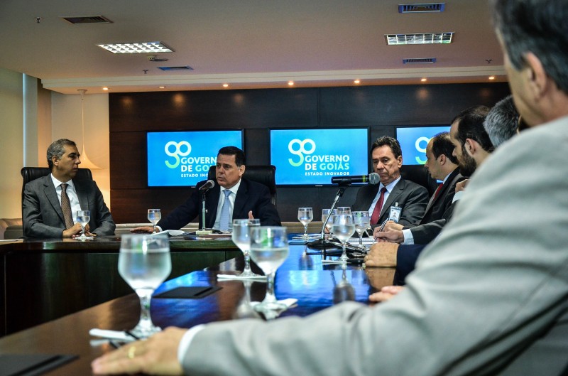 Governo discute plano de desenvolvimento