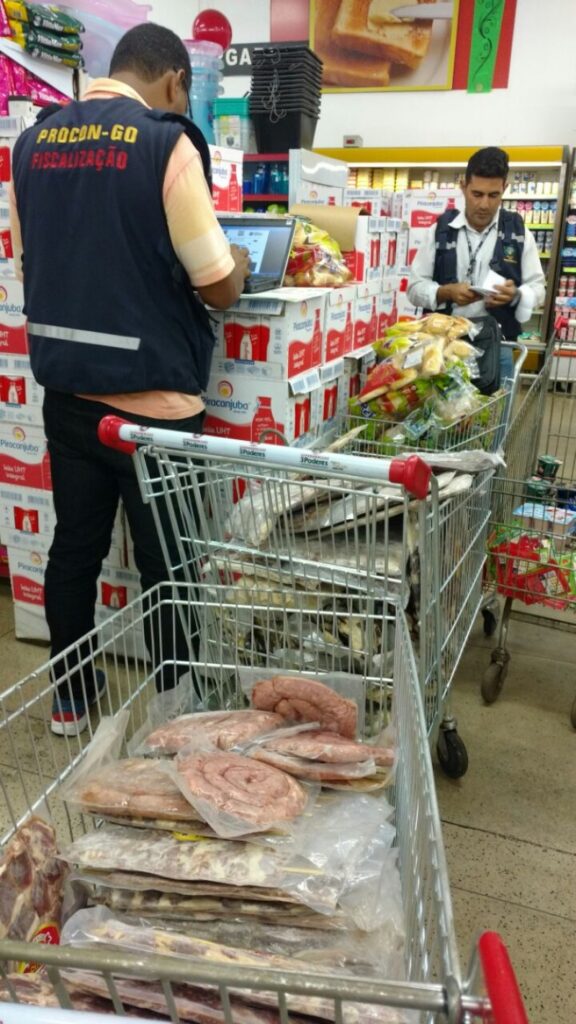Aumentam fiscalizações em supermercados