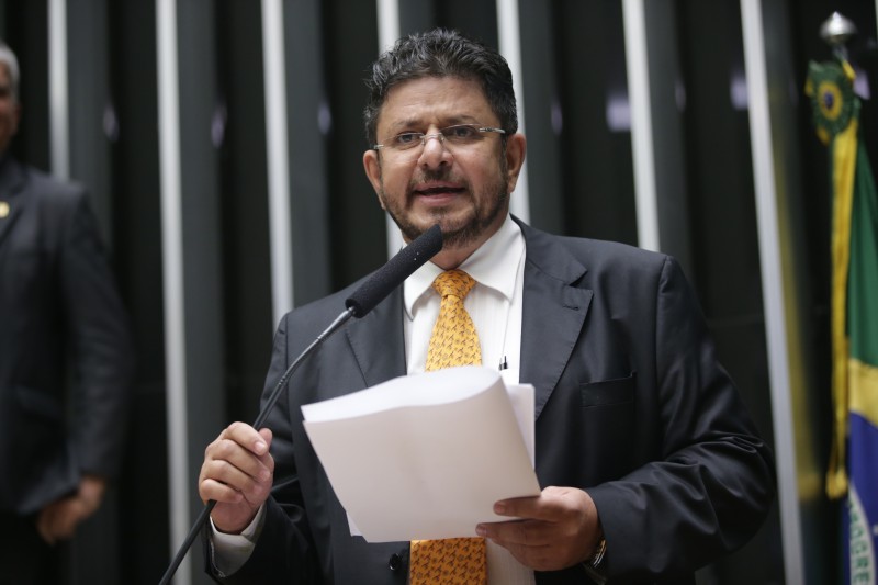 Cinco deputados disputam presidência