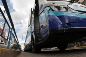 Homem é atropelado por ônibus do Eixo Anhanguera