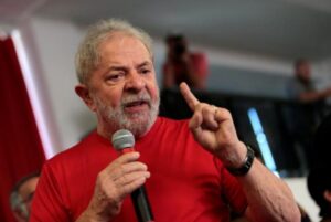 Lula assiste a julgamento do STF no Sindicato dos Metalúrgicos