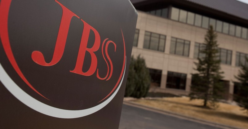 JBS dá férias coletivas de 20 dias para funcionários