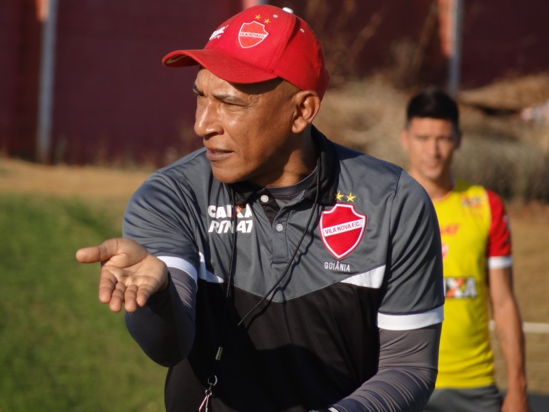 Hemerson Maria renova contrato com o Vila