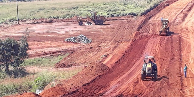 Seinfra retoma obras de pavimentação no setor Grajaú em Goiânia