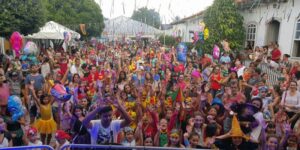 Viagem no tempo e bloquinhos de rua devem marcar folia em Pirenópolis