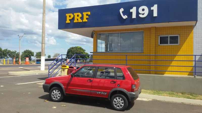 PRF recupera quatro veículos roubados