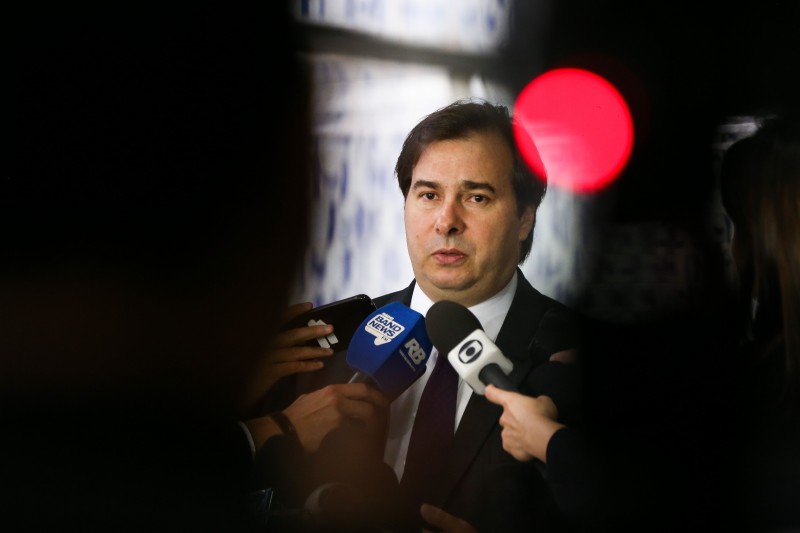 Maia prega celeridade em processo contra Temer