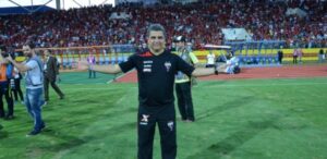 Técnico do Atlético Goianiense reaparece