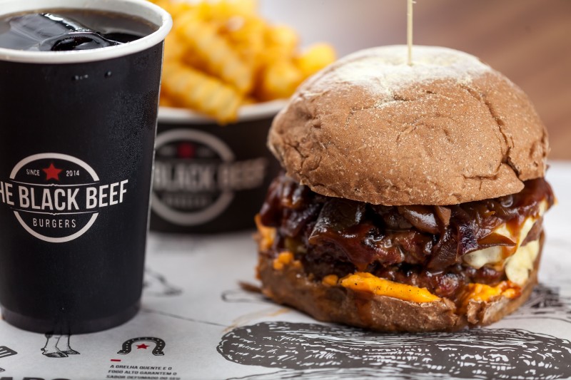 Goiânia recebe Hamburgueria The Black Beef: Conceito fast e casual