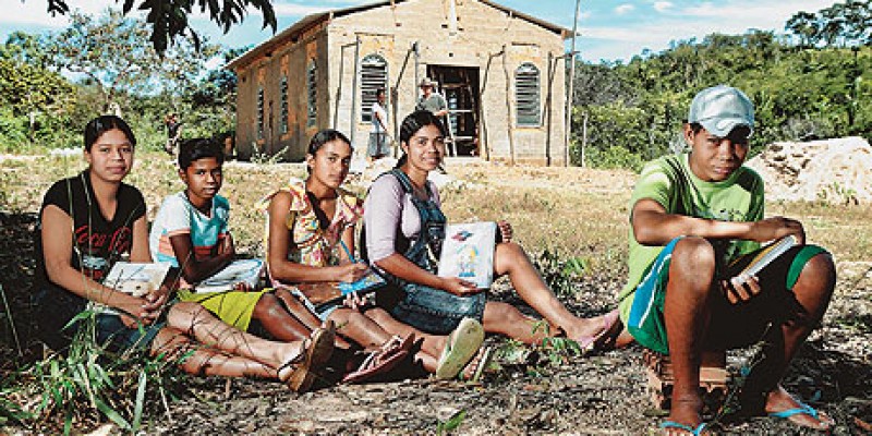 Estudantes kalungas de Cavalcante estão sem transporte regular