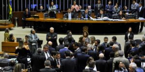 Câmara debate regra sobre venda de petróleo