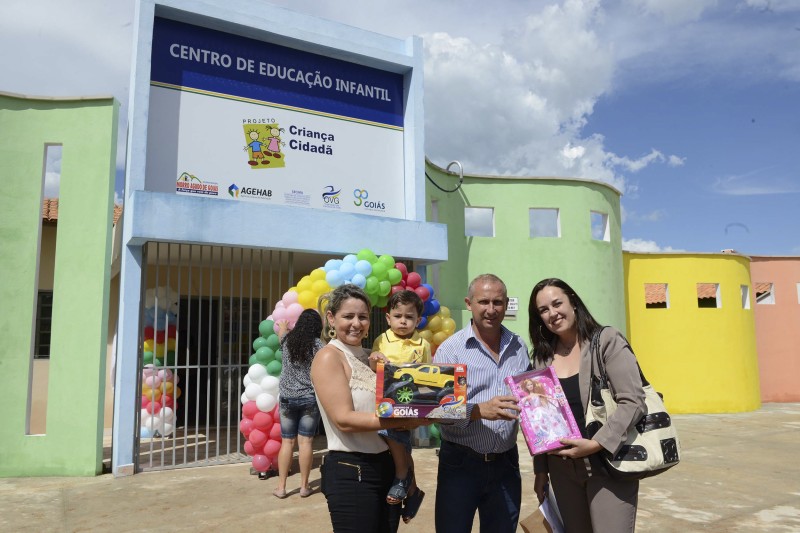 Entidades inauguram Centro de Educação Infantil