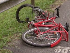 Ciclista morre atropelado por caminhão na BR 080