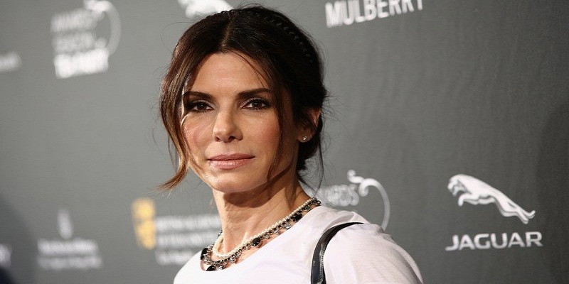 Sandra Bullock revela assédio sexual sofrido aos 16 anos