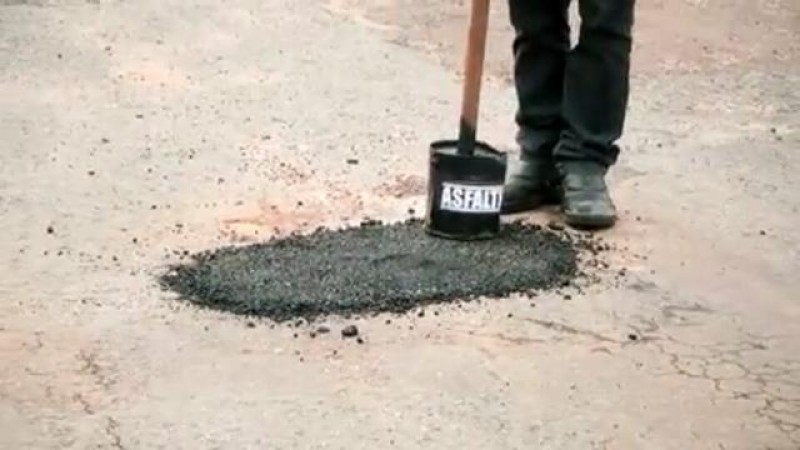 Município gasta 60 toneladas de massa asfáltica por dia