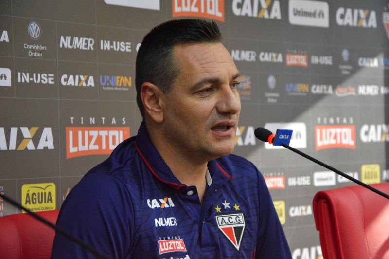 Atlético acerta  com mais dois jogadores