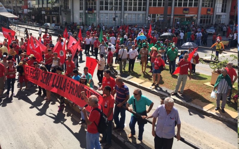 Grupo faz manifestação em Goiânia pela absolvição do ex-presidente Lula