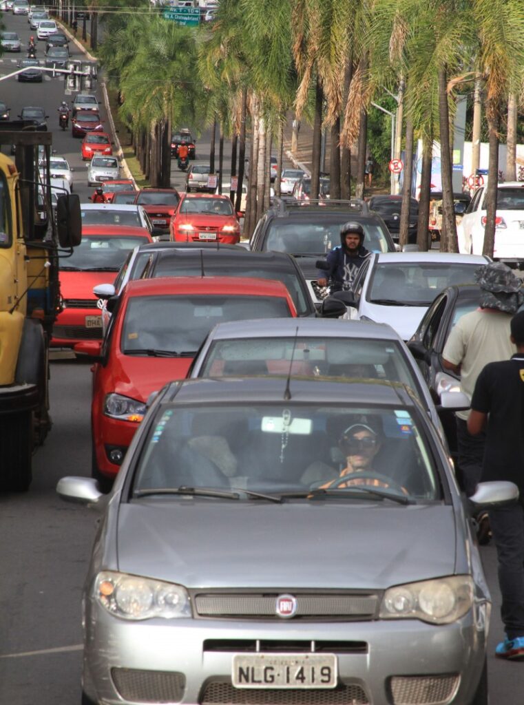 Capital está com trânsito estrangulado