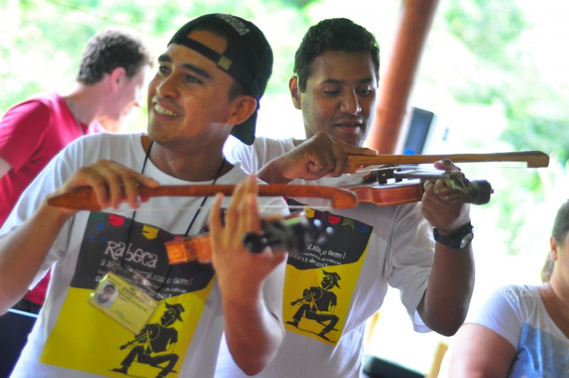 ‘Violino Novos Caminhos’:  democratização do acesso à cultura