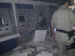 Caixas eletrônicos de Banco do Setor Universitário amanhecem explodidos