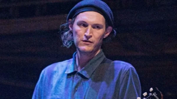 josh klinghoffer e investigado por atropelamento 1720640978642 v2 900x506.jpg