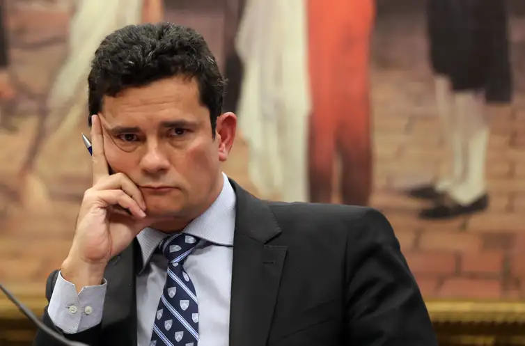 Em encontro, Gilmar Mendes dispara contra Moro: ‘Você e Dallagnol roubavam galinha juntos’