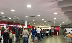 Santander pretende acabar com atendimento humano até final de 2019