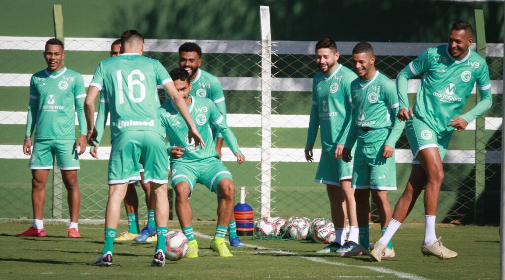 Goiás terá três desfalques diante do Londrina; em compensação dois retornam ao time titular