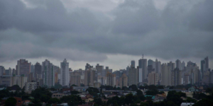 Previsão de tempo nublado e chuvas nesta segunda em Goiânia